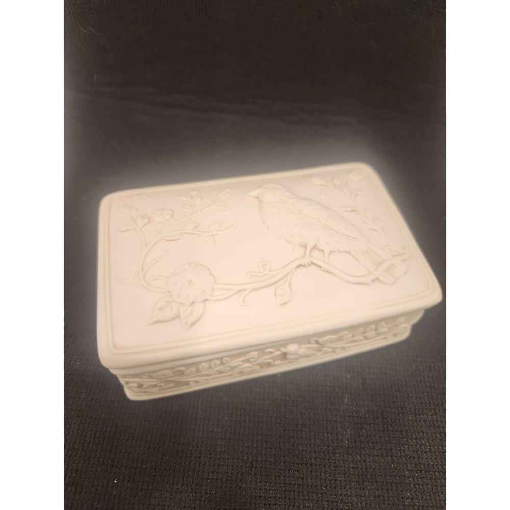 Vintage 2003 Sparrows Club Porcelain Bird‎ Music Trinket Box Plays "Ode to Joy"